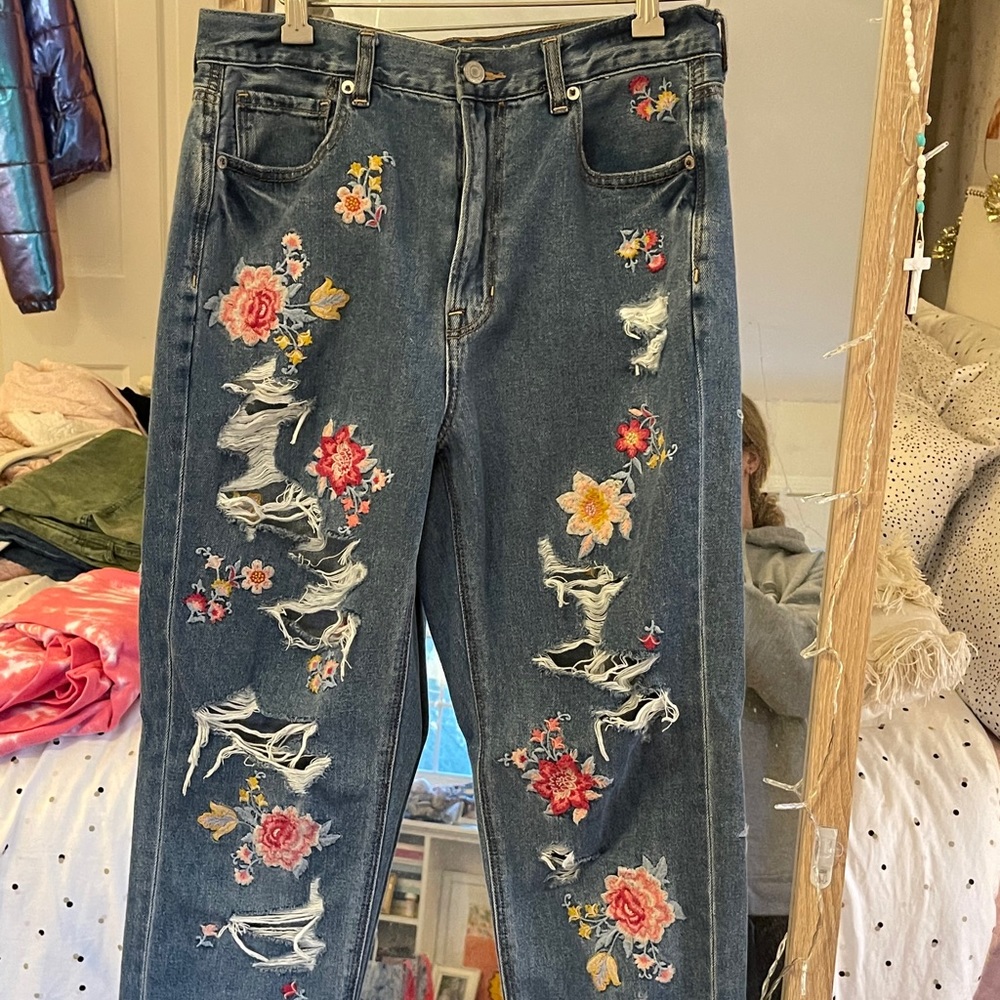 AE FESTIVAL EMBROIDERED MOM JEANS